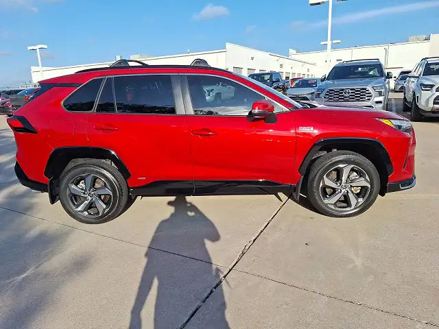 2024 Toyota RAV4 SE