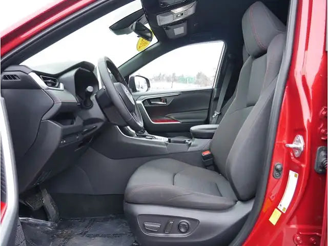 2024 Toyota RAV4 SE