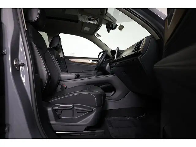 2025 Volkswagen Atlas SE w/Technology