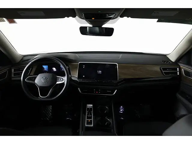 2025 Volkswagen Atlas SE w/Technology