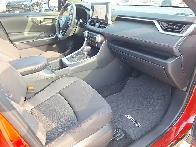 2024 Toyota RAV4 SE